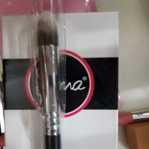 Sigma beauty brush P86